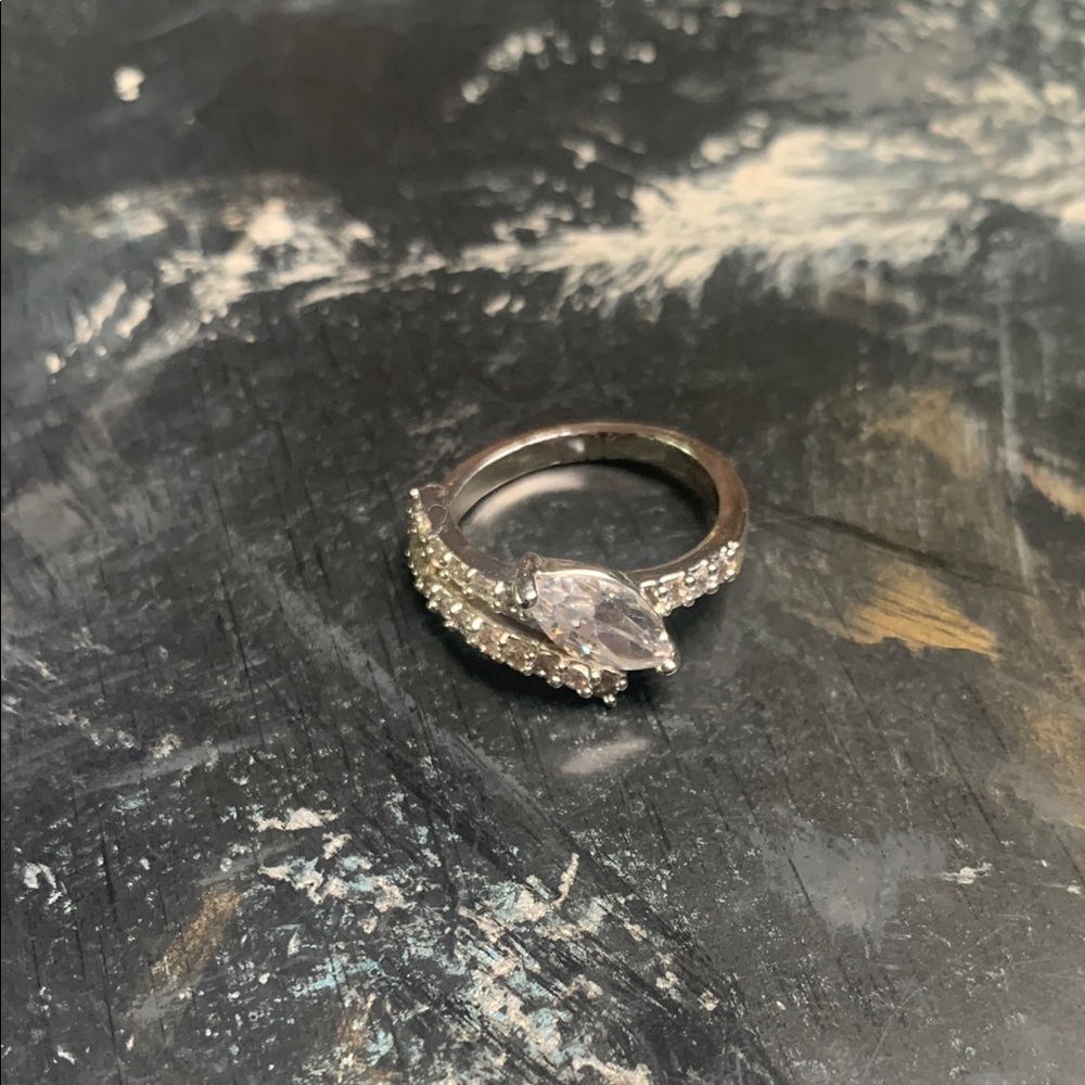 Elegant Silver Ring with Clear Stones